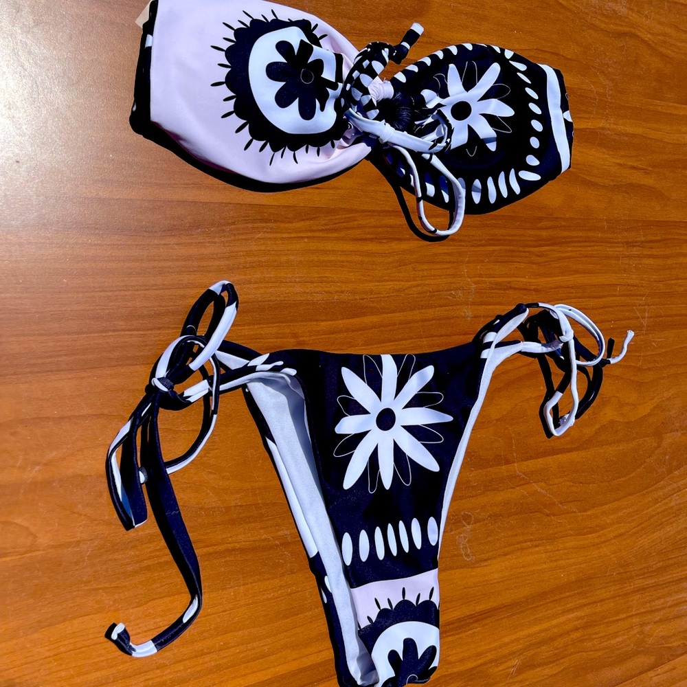 Strapless black and white two piece bikini